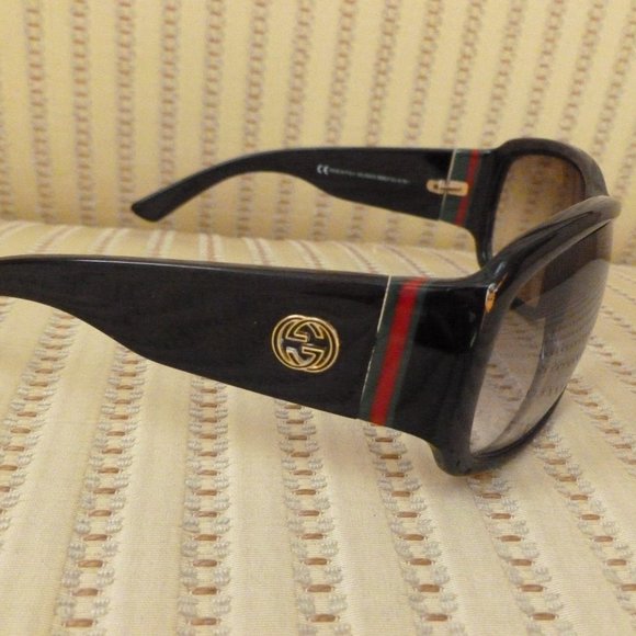 Gucci Accessories - Gucci Black GG Logo Red & Green Stripe Sunglasses